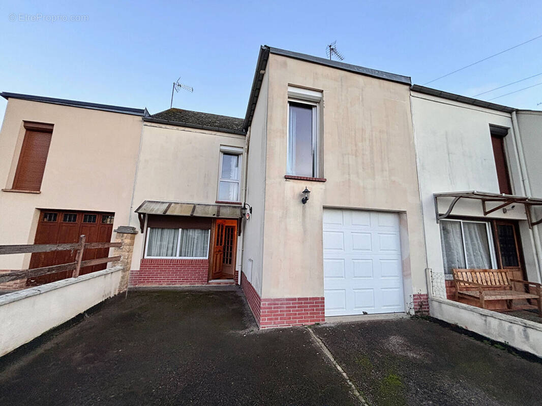 Maison à SAINT-MARCEL