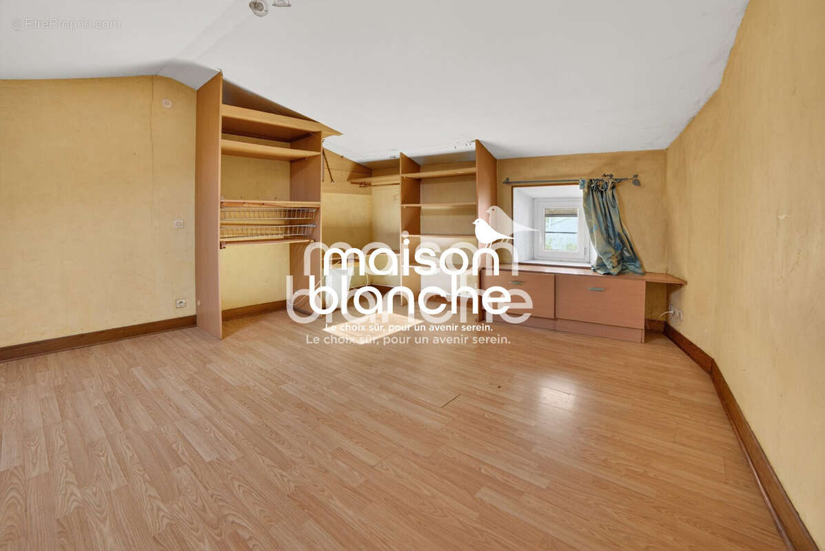 Appartement 127 m² à Airvault  - photo 5