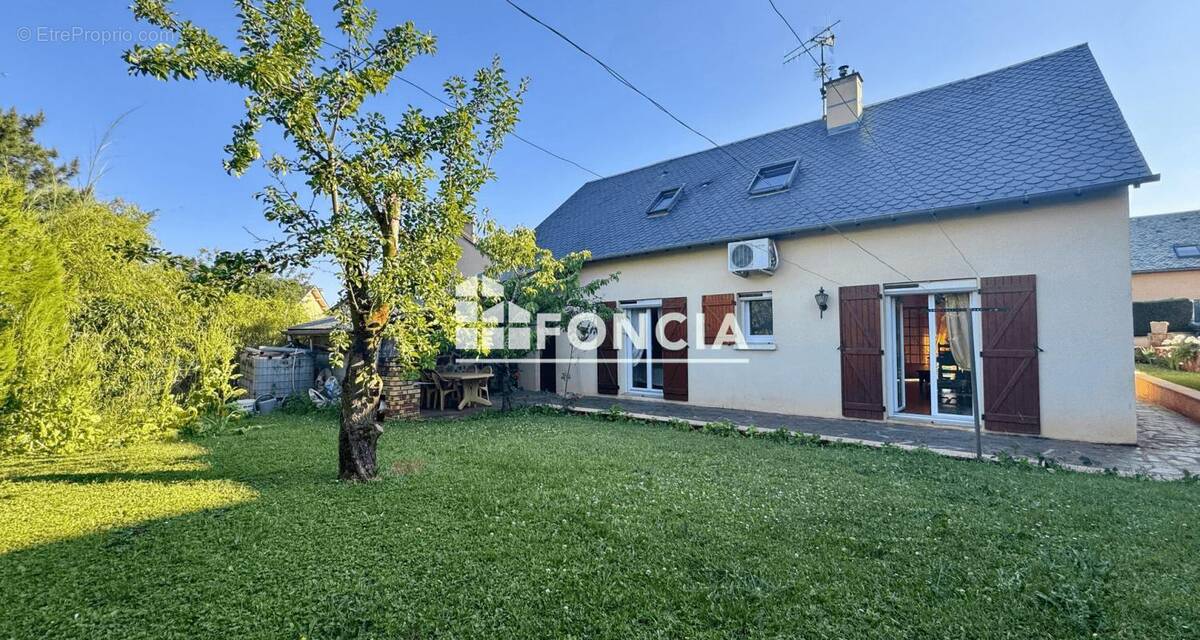 Maison à ONET-LE-CHATEAU