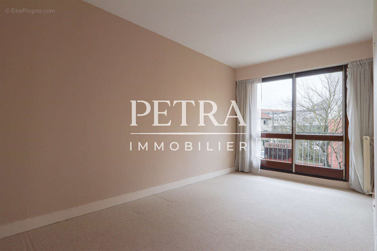 Appartement à L&#039;HAY-LES-ROSES