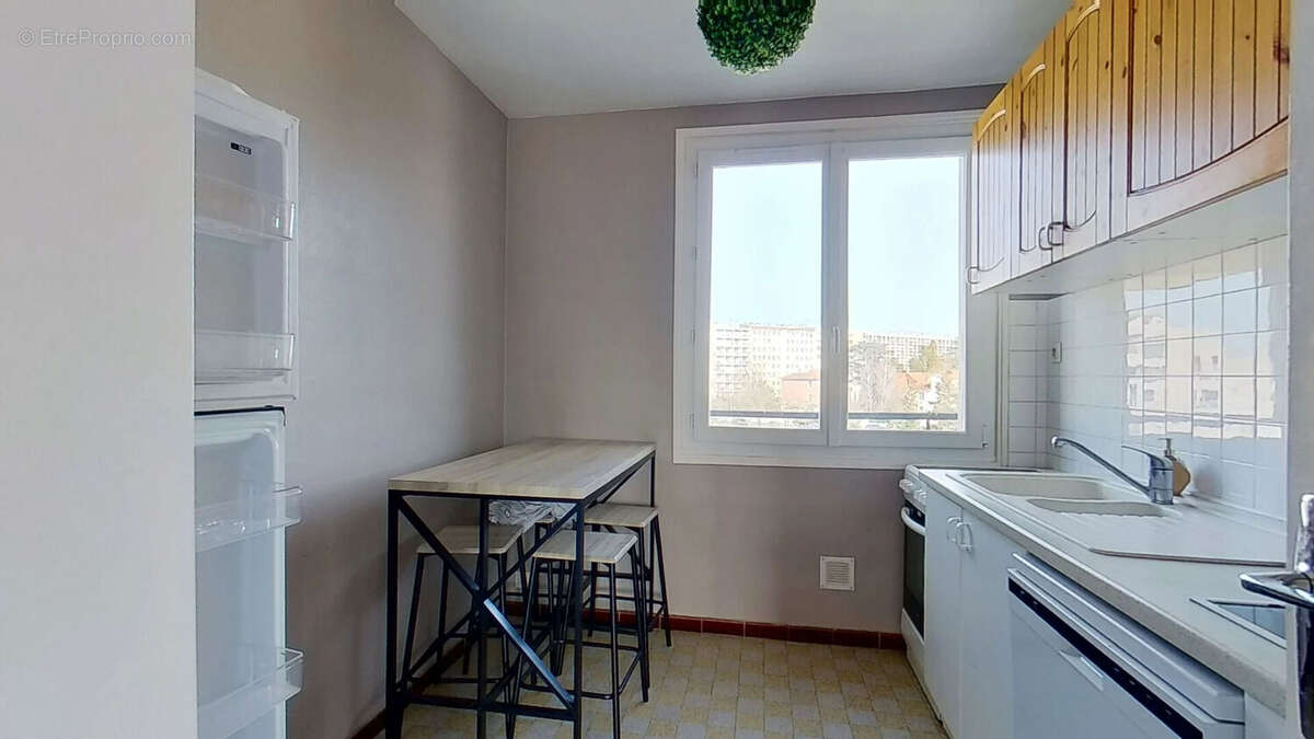 Appartement à LYON-8E