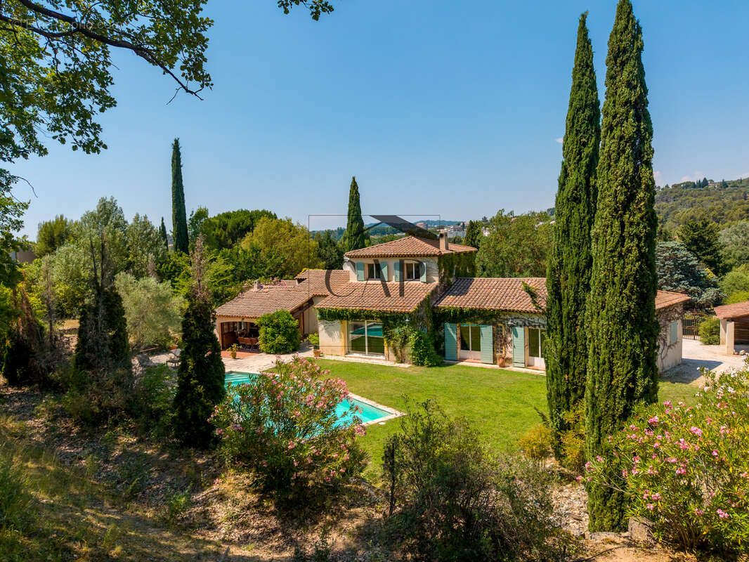Meyreuil porte d'aix   magnifique propriété de 200 m2 avec vue sainte-victoire, piscine et studio - photo 21
