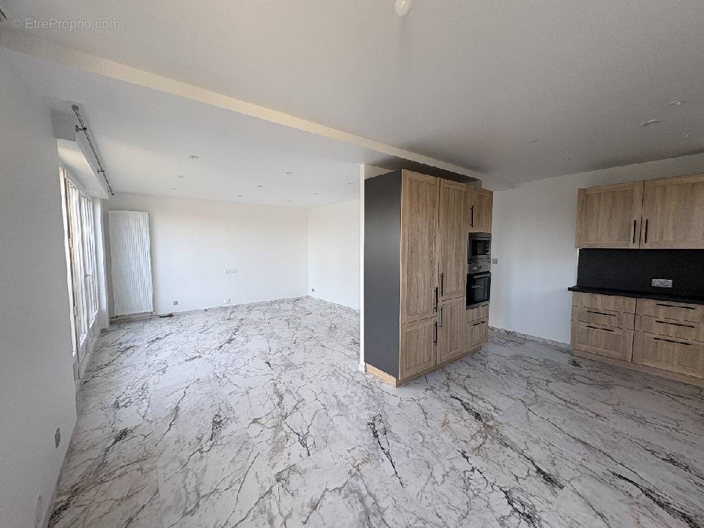 Appartement à SAVIGNY-SUR-ORGE