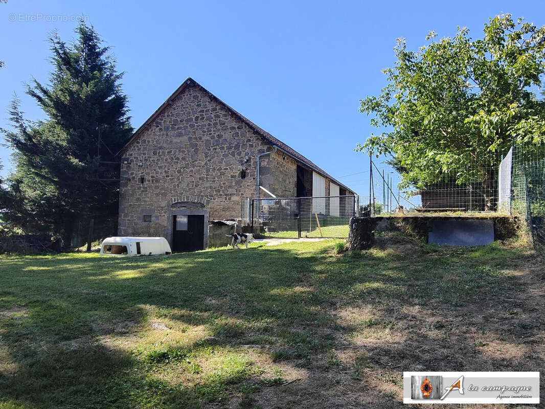 Maison à MERINCHAL