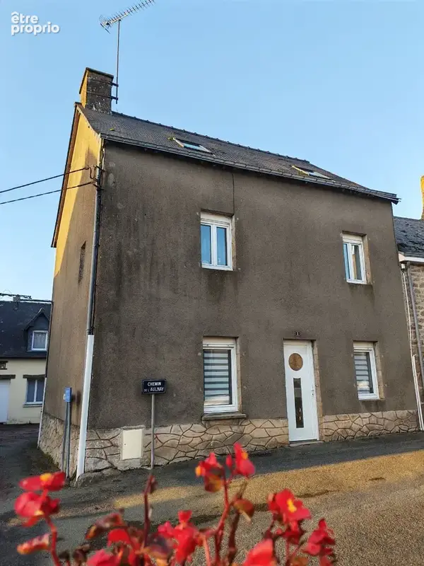 Maison rénovée 85 m2 - 3 chambres à Aron - photo 1