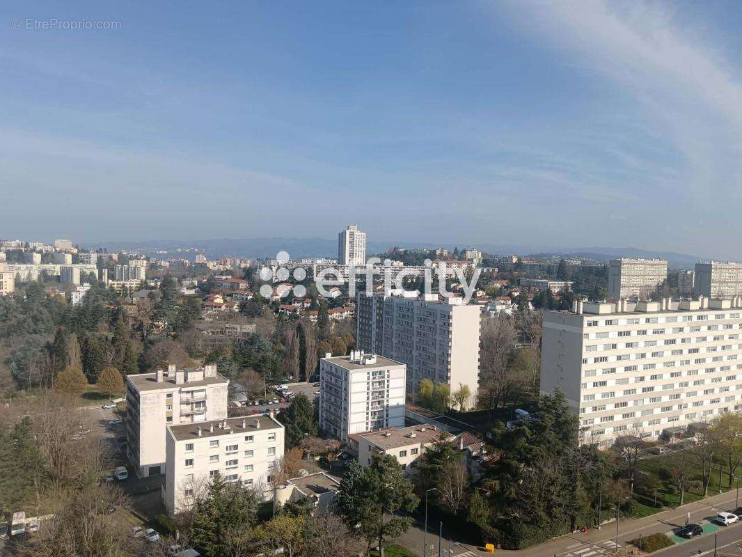 Appartement à SAINT-ETIENNE