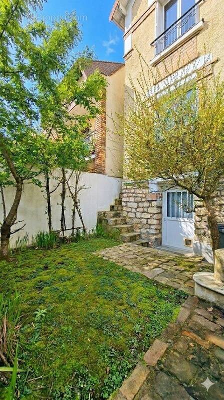 Maison à LE PLESSIS-ROBINSON