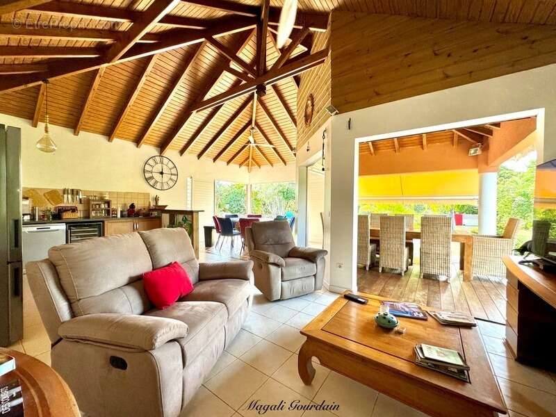 Saint-françois – à 100 mètres de la mer, ensemble immobilier de 3 villas indépendantes - photo 25