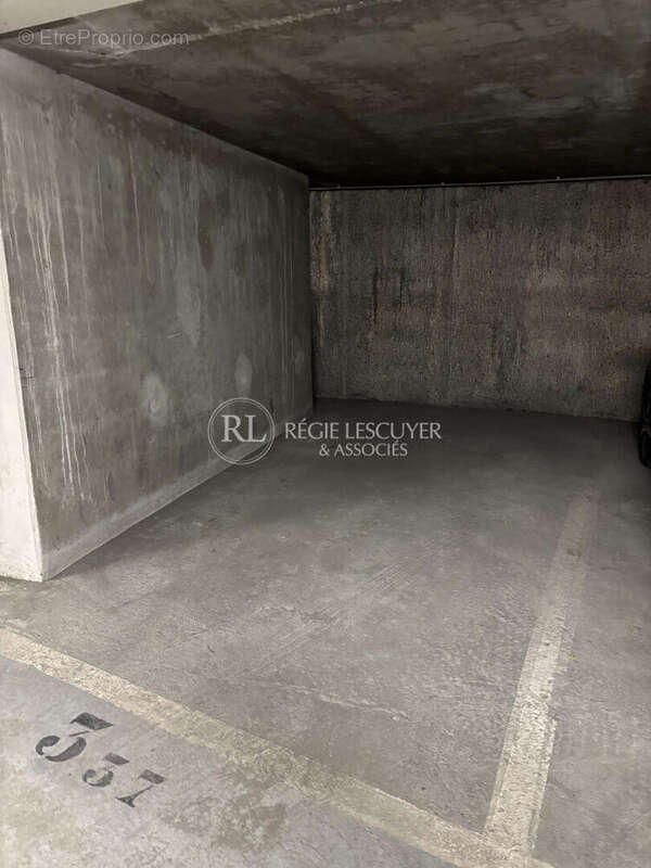 Parking à LYON-3E