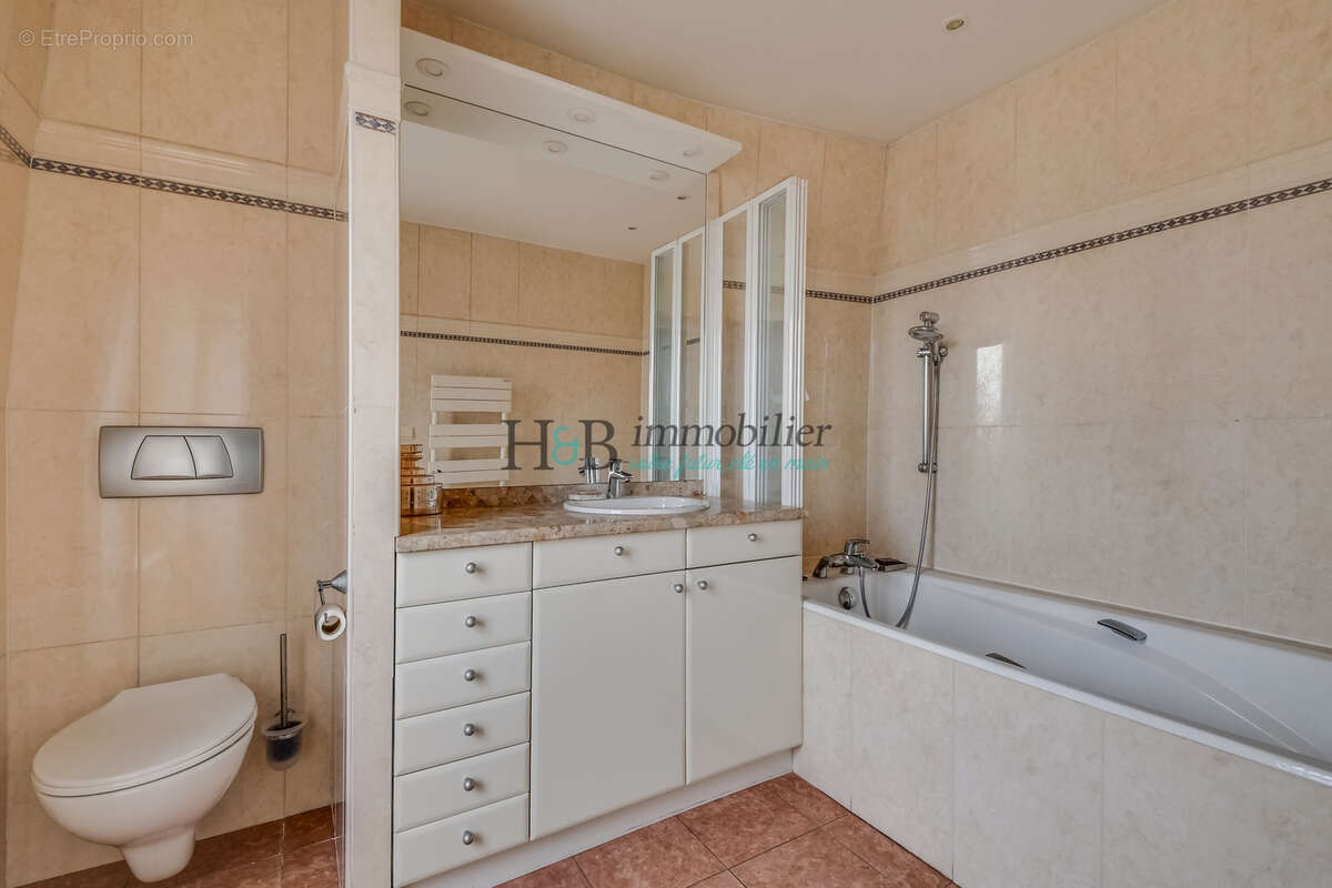 Appartement à PARIS-12E