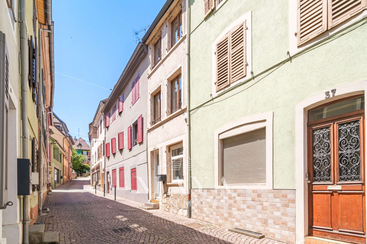 Maison de village à Altkirch de 88m2 avec terrasse sur les toits. - photo 5