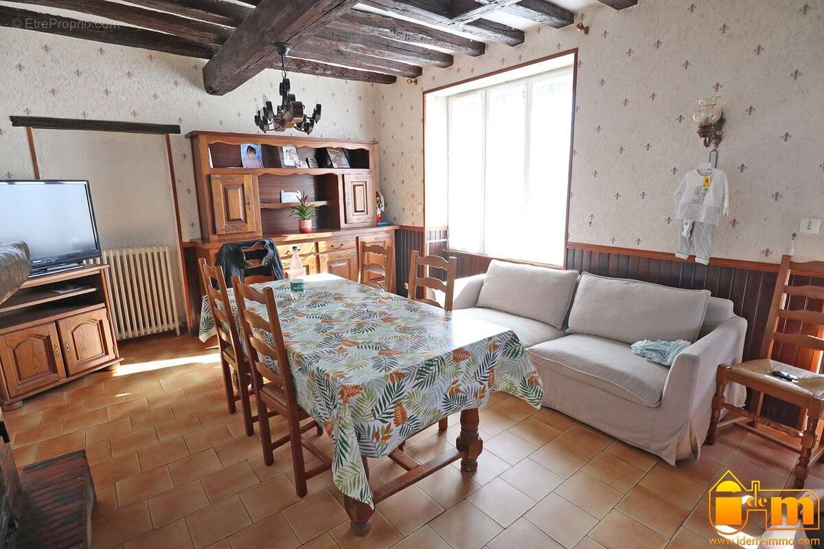 Maison à MEREVILLE