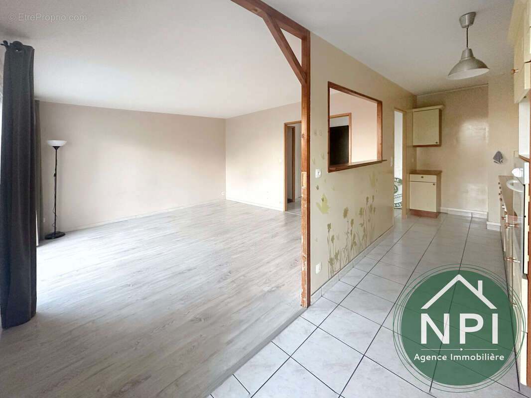 Appartement à VAUX-LE-PENIL