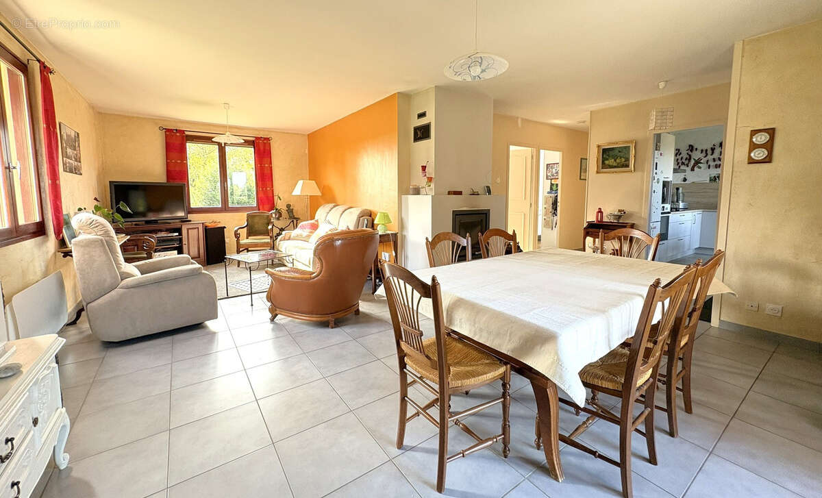 Maison à VILLARS-LES-DOMBES