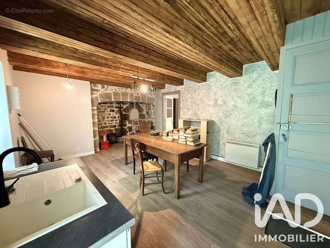 Maison 55 m² à Ussel  - photo 2