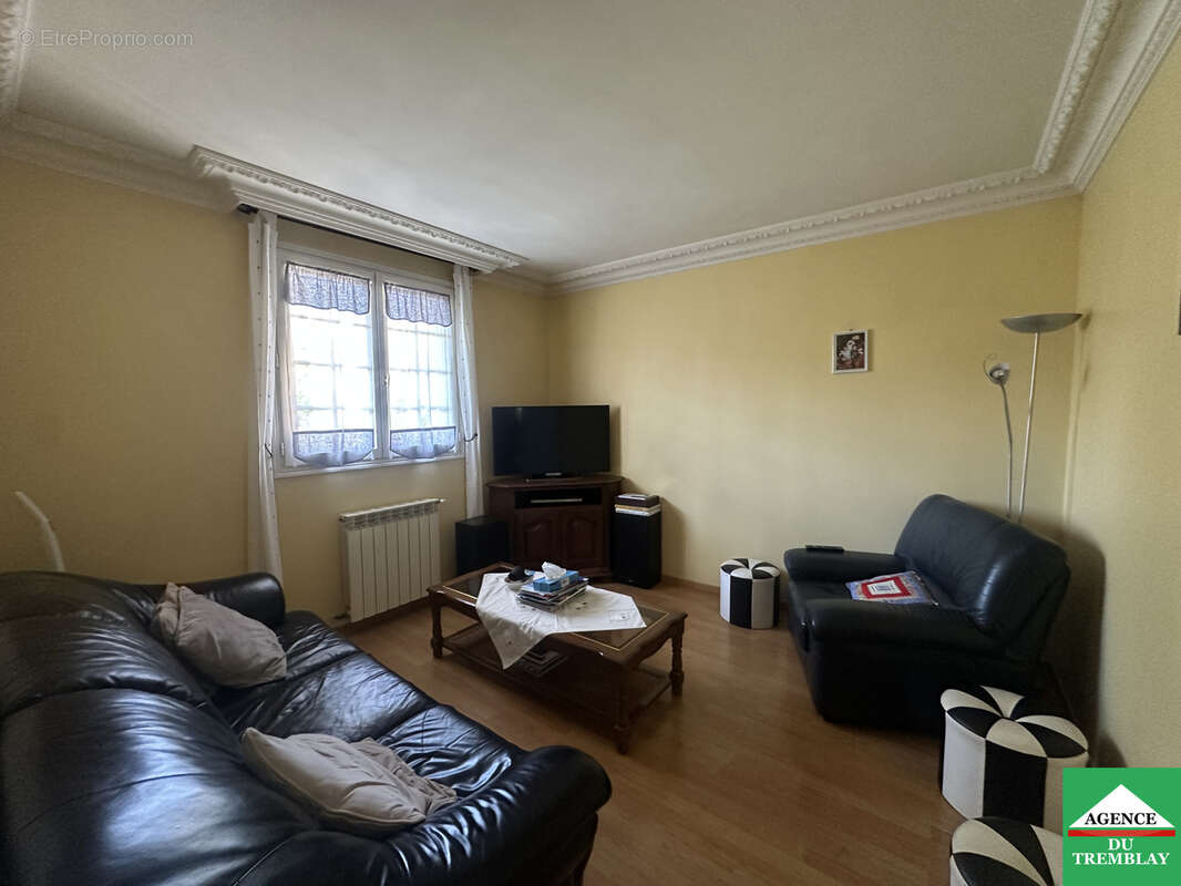 Maison à SAINT-MAUR-DES-FOSSES