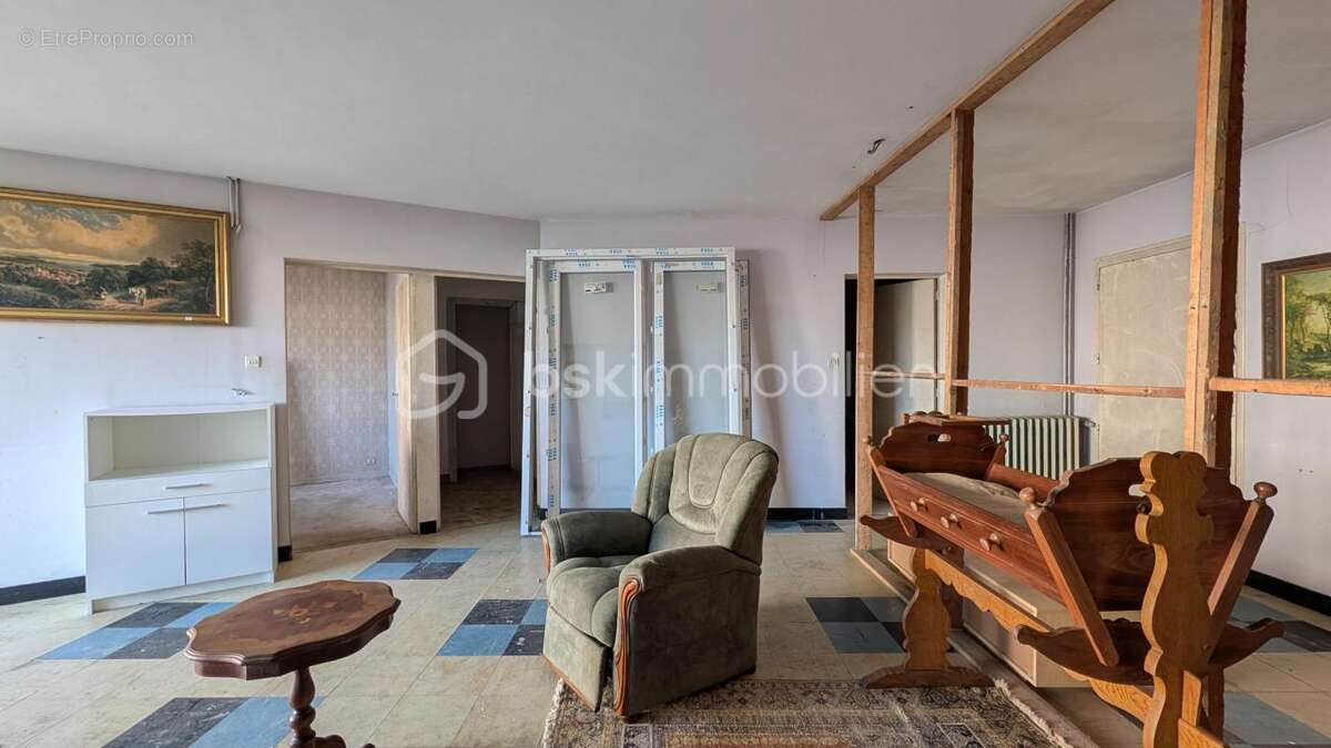 Commerce à PONT-L&#039;ABBE-D&#039;ARNOULT