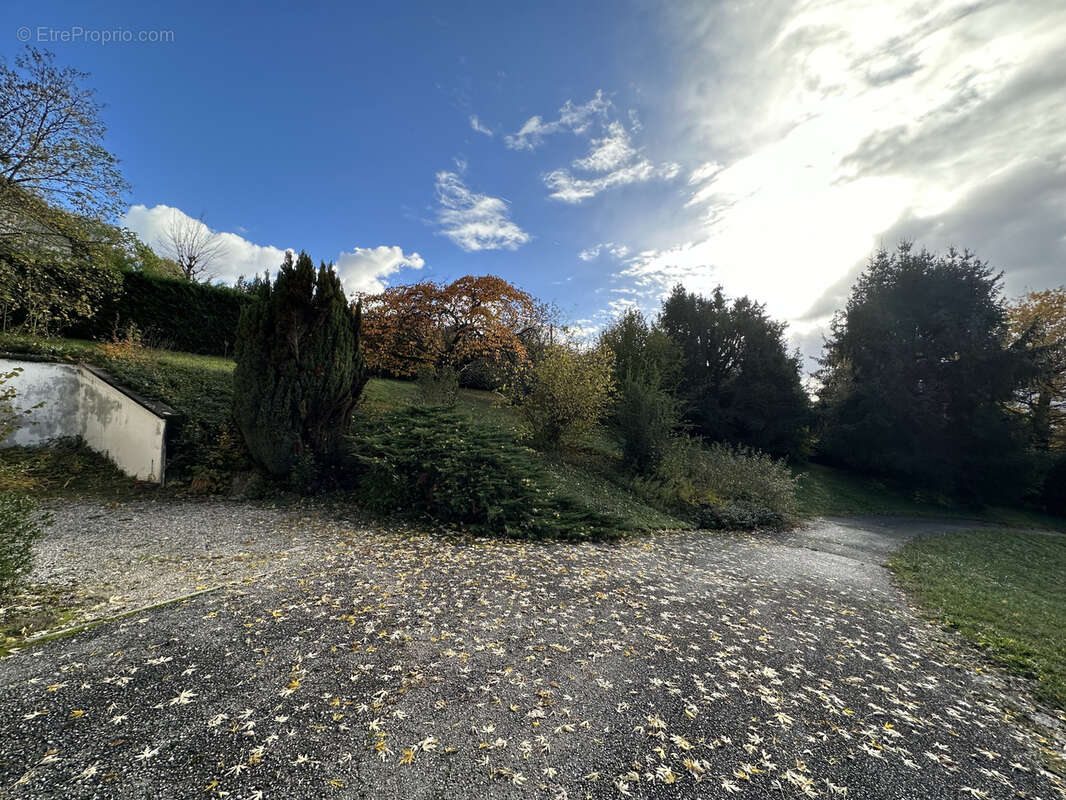 Terrain de 1680 m2 a gresy sur aix - photo 3