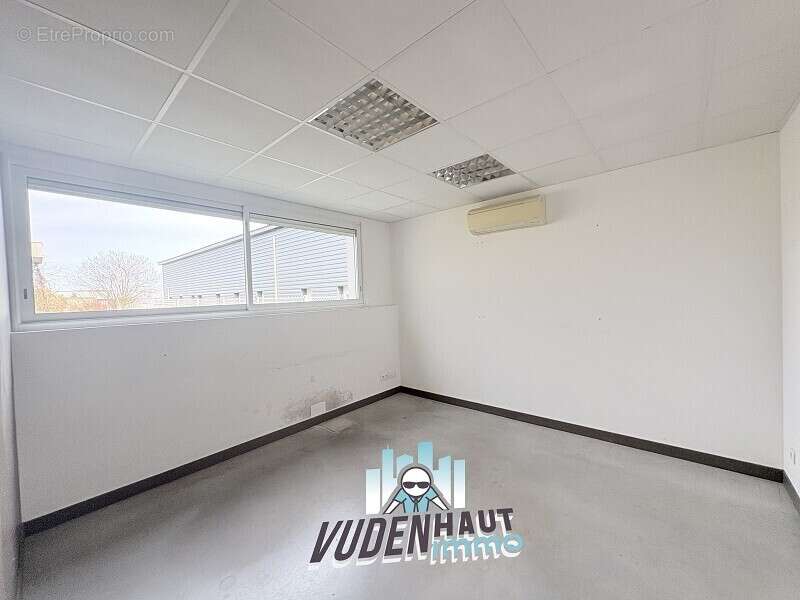 Commerce 940 m² à Plaisance-Du-Touch  - photo 50