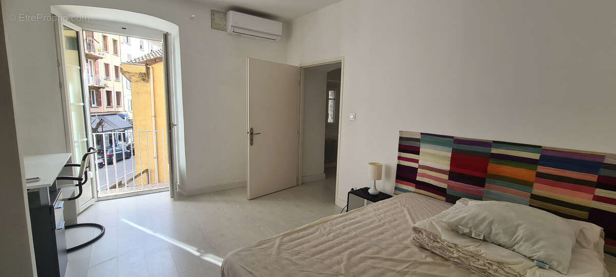 A vendre : appartement F3 57m2 centre ville - photo 3