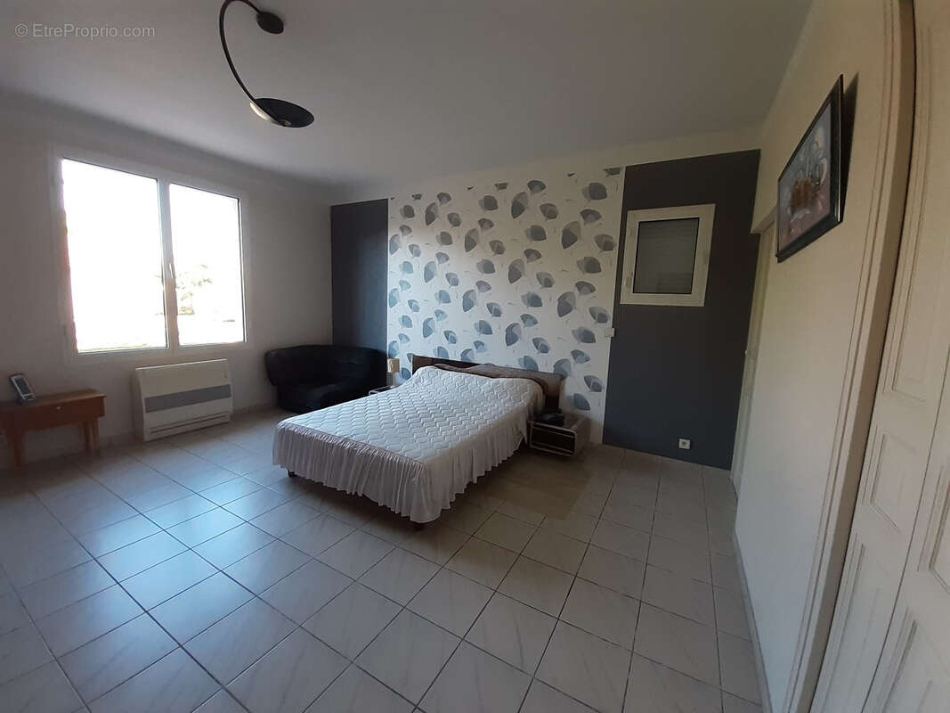Maison 5/6 pièces de 160 m2 avec jardin - photo 3