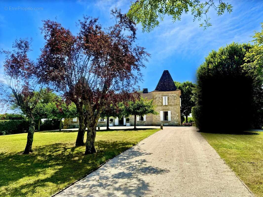 Maison à SAINT-COLOMB-DE-LAUZUN