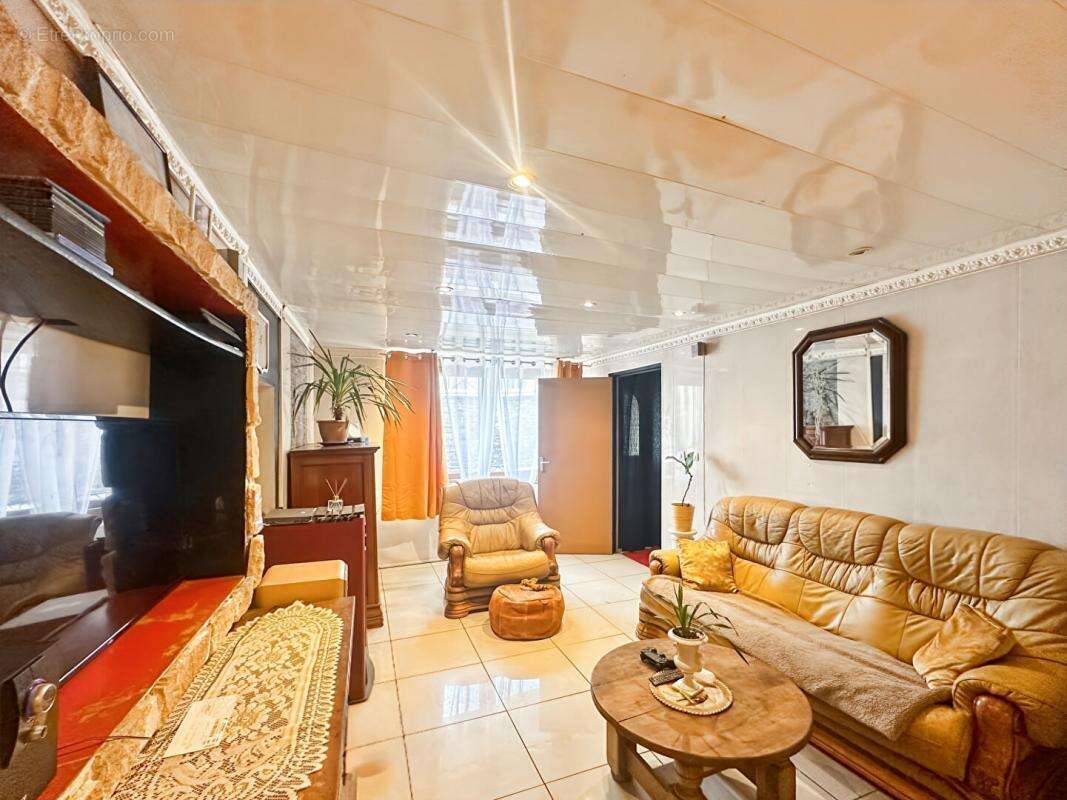 Maison à NOUZONVILLE