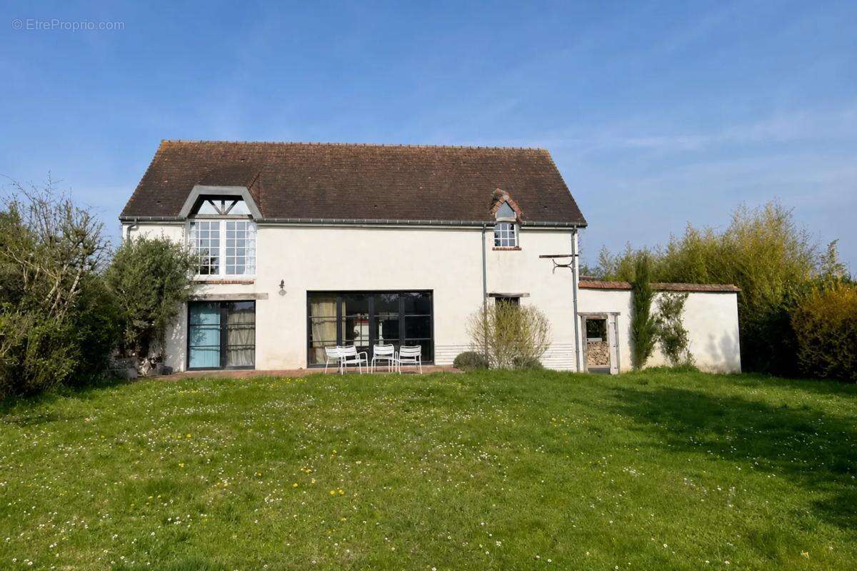 Maison à CROISILLES