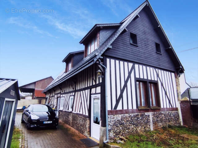 Maison à GREGES