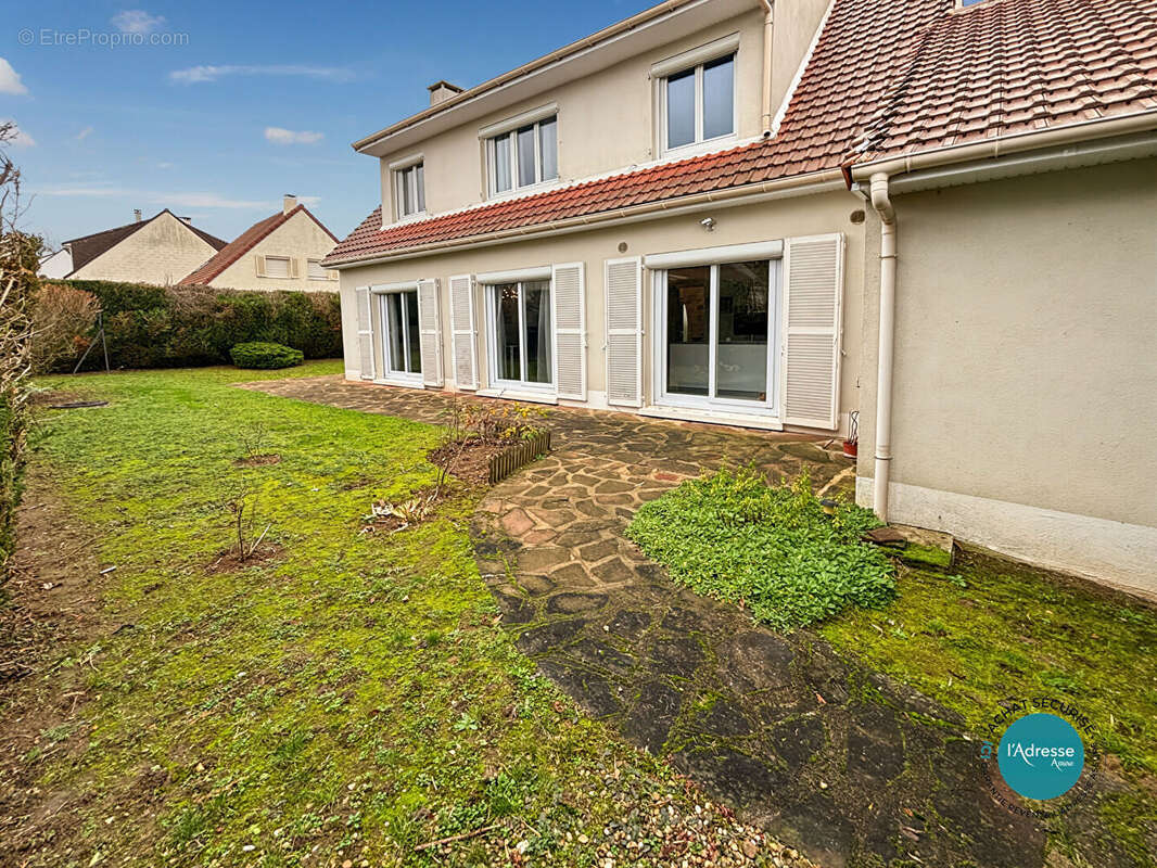 Maison à SAINTRY-SUR-SEINE