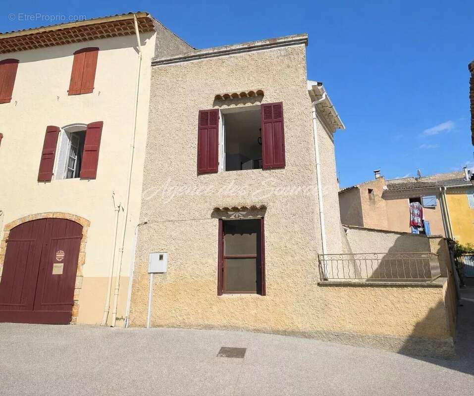 Maison à TAVERNES