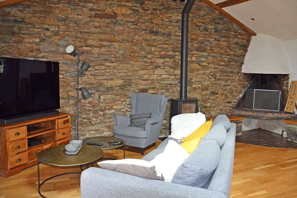 Maison à LA CHAPELLE-BASSE-MER