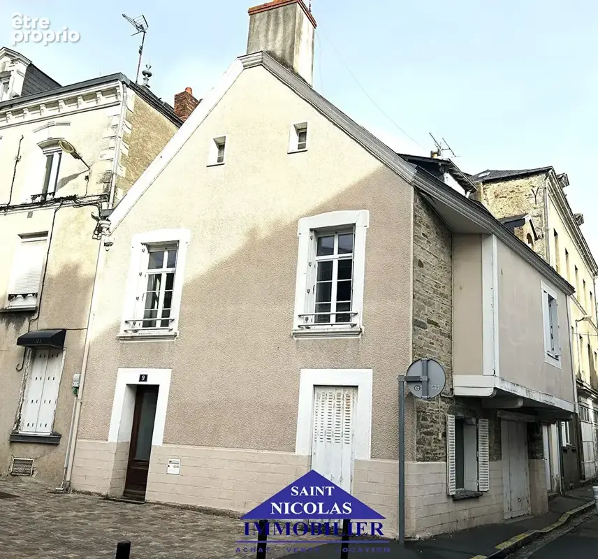 Maison en pierre - 7 pièces - 137 m² habitables -hyper-centre de châteaubriant - photo 1