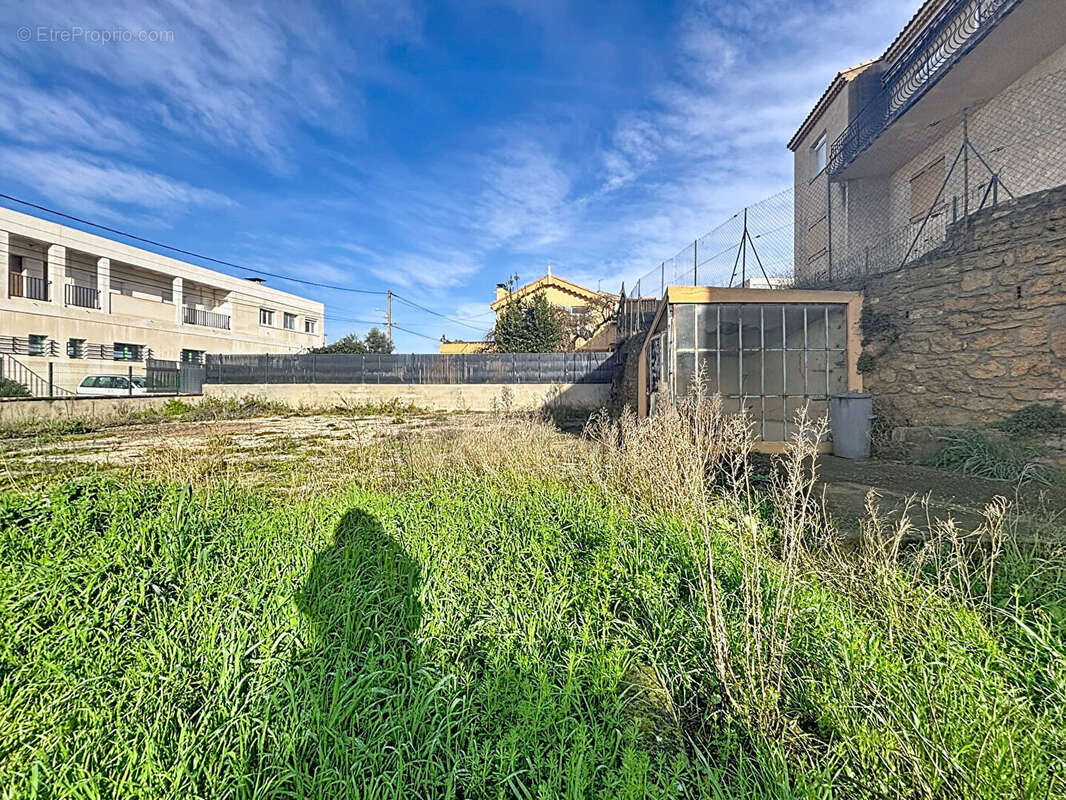 Terrain à SALON-DE-PROVENCE
