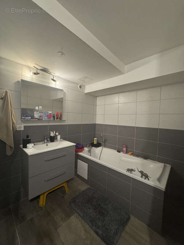 Appartement à EVETTE-SALBERT