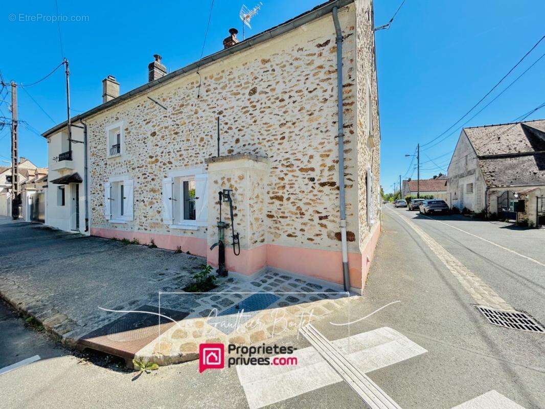 Maison à ROZAY-EN-BRIE