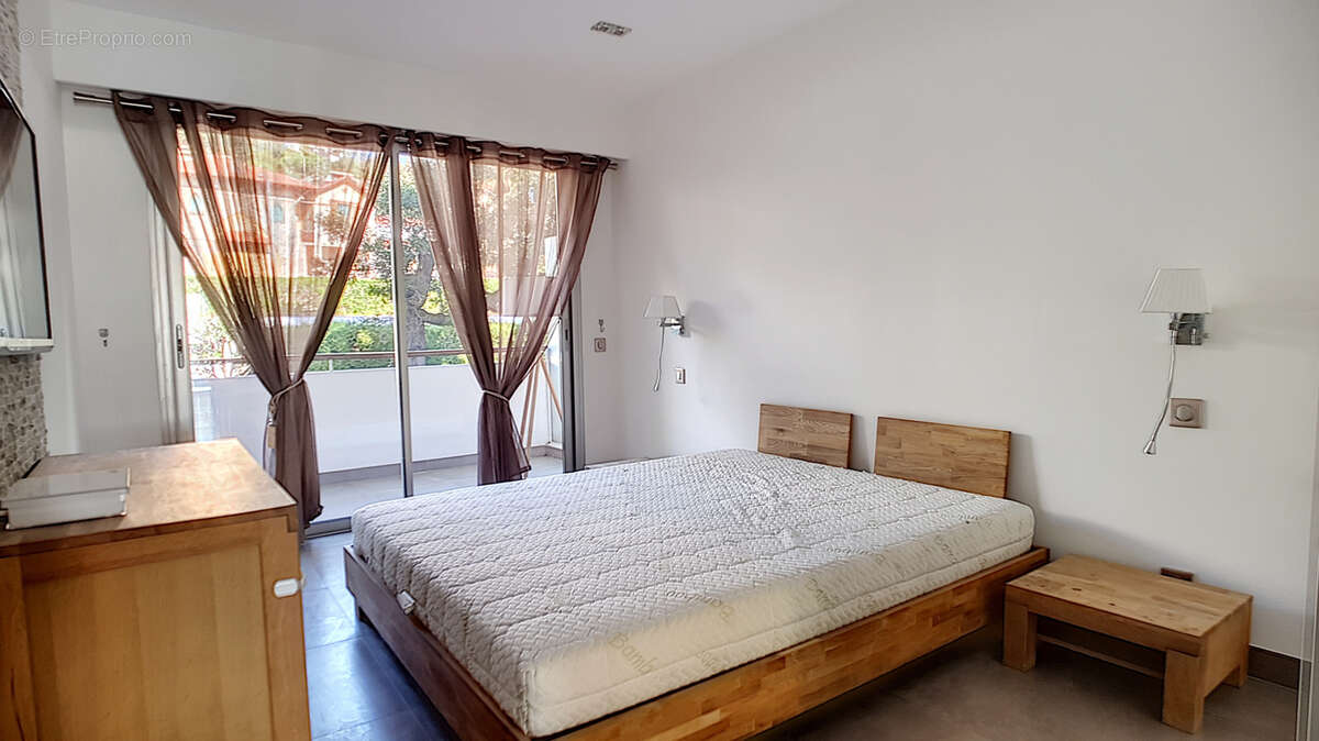 Appartement à VALLAURIS