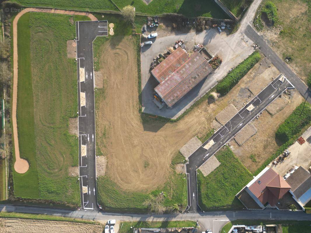 Terrain à VILLENEUVE