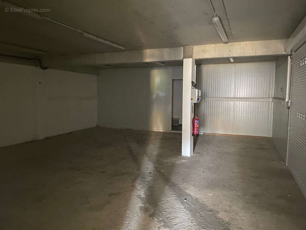 Commerce à VANXAINS