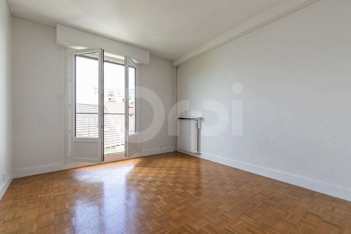 5 pièces de 111 m² – RER A Nogent-sur-Marne 5 min – Balcons – Proche Bois de Vincennes - photo 13