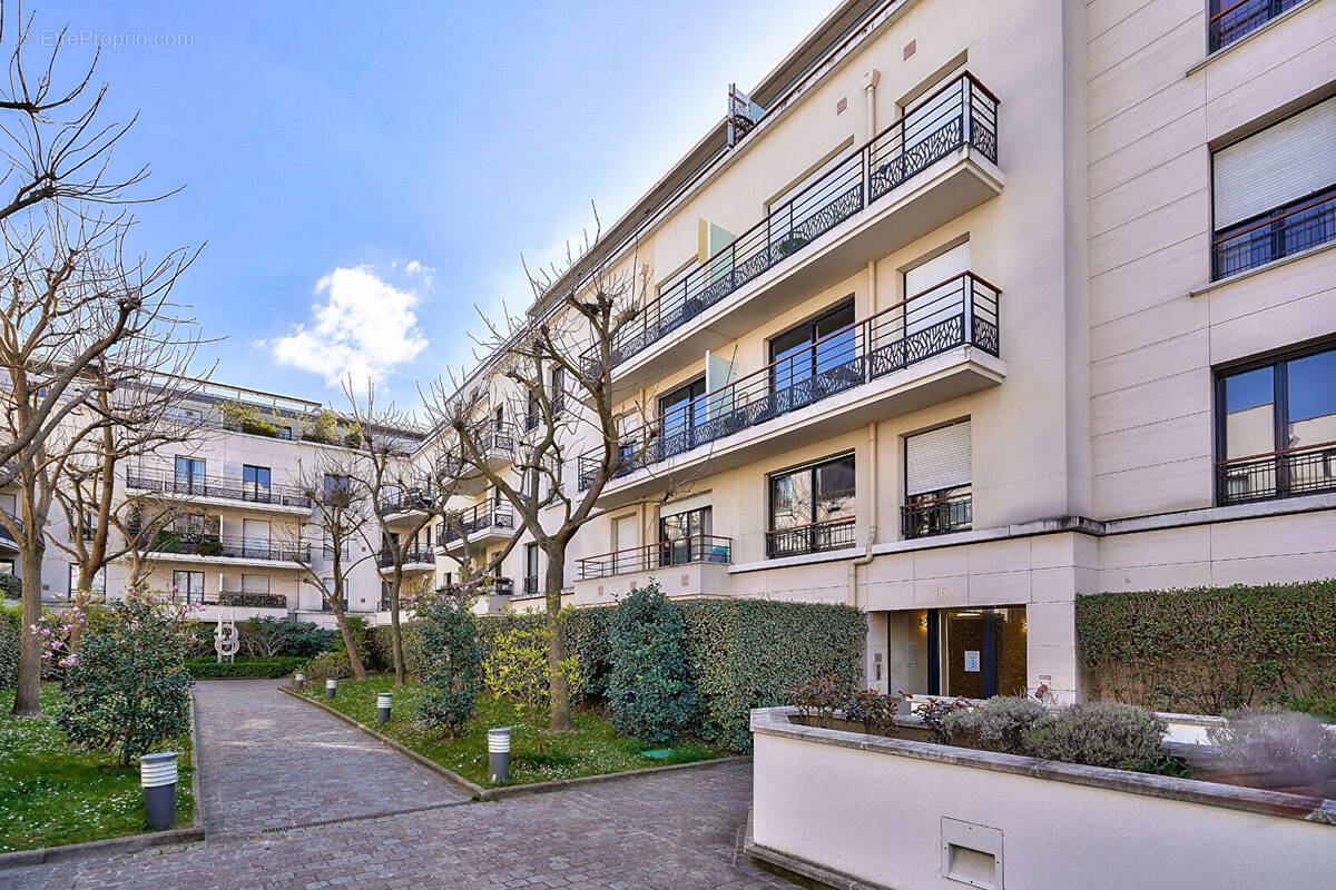 Appartement à COLOMBES