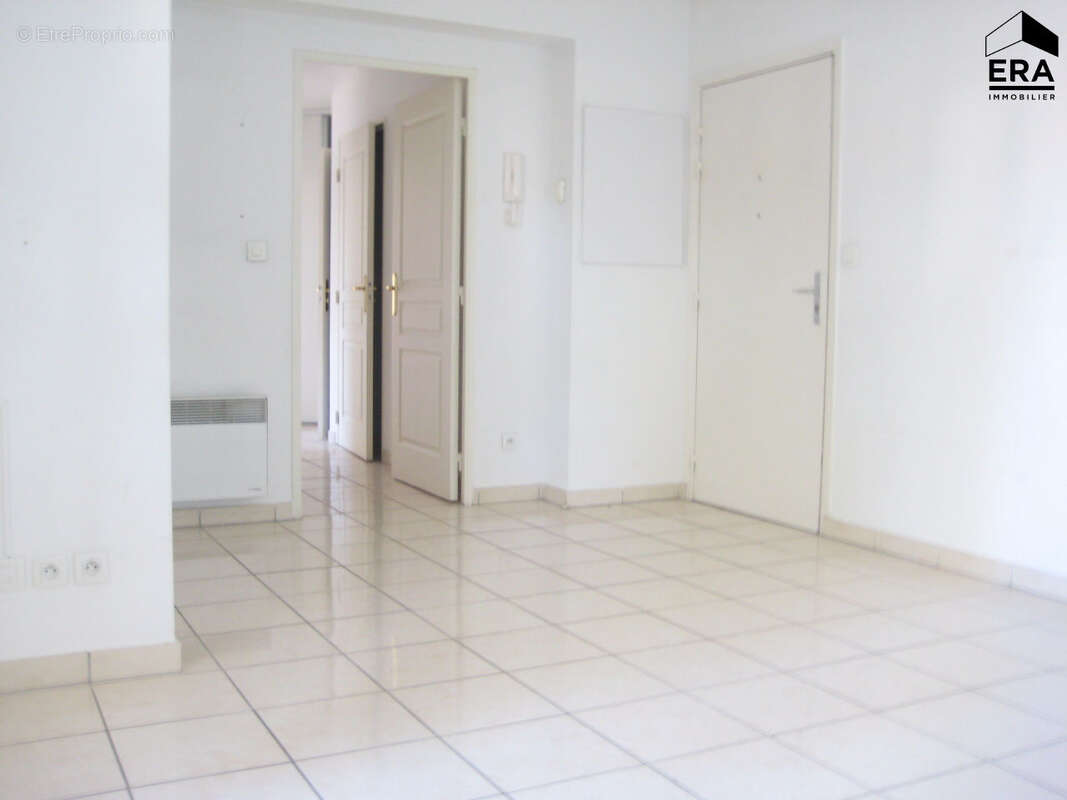 Appartement à SOLLIES-PONT