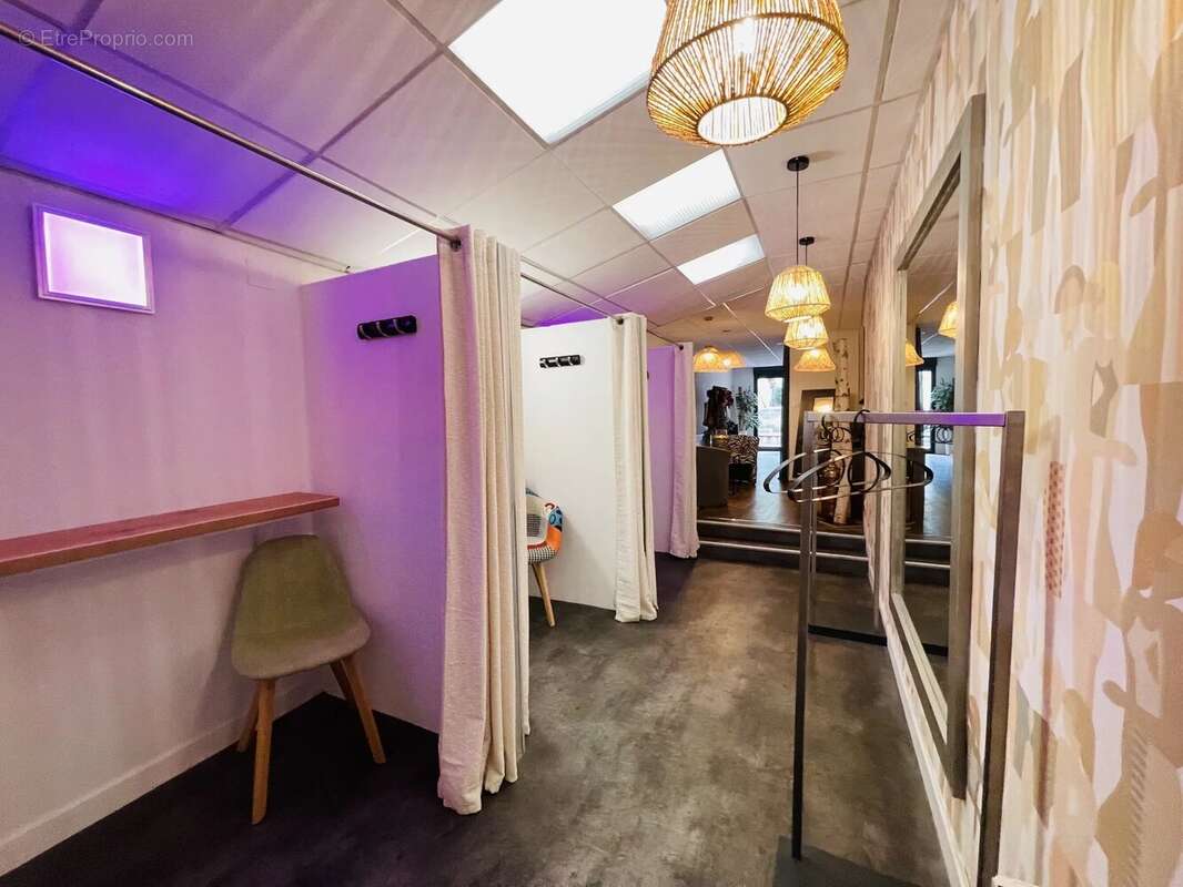 Commerce à BARBEZIEUX-SAINT-HILAIRE