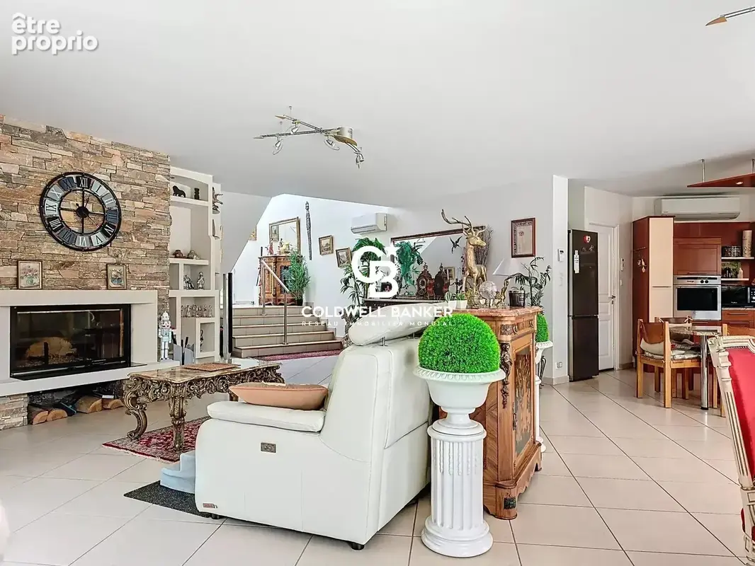 La Roche sur Yon, maison 5 chambres,  avec piscine chauffée et double garage double. - photo 10