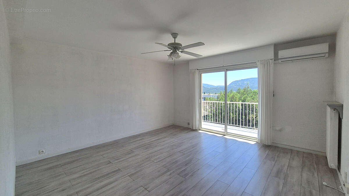 Appartement à MANDELIEU-LA-NAPOULE