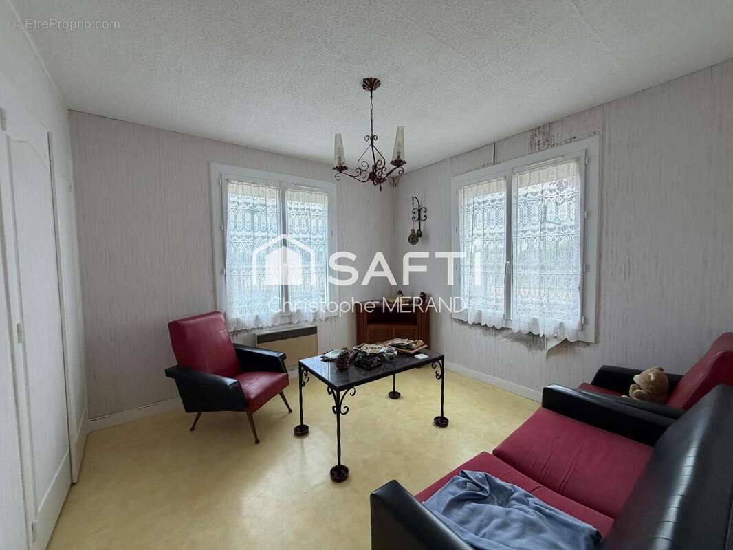 Maison 55 m² à Les Ormes  - photo 5