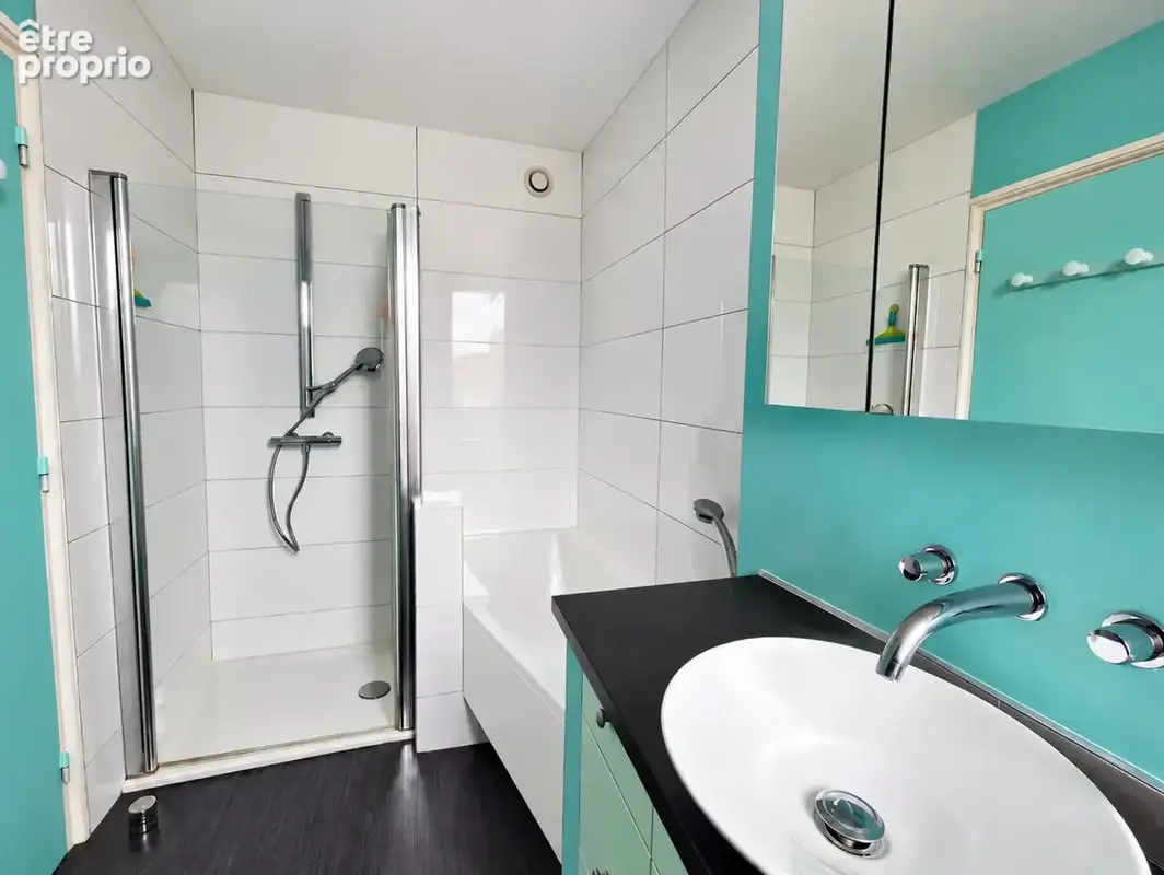 salle de bain au 1er étage