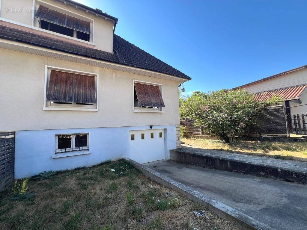 Maison à PARON
