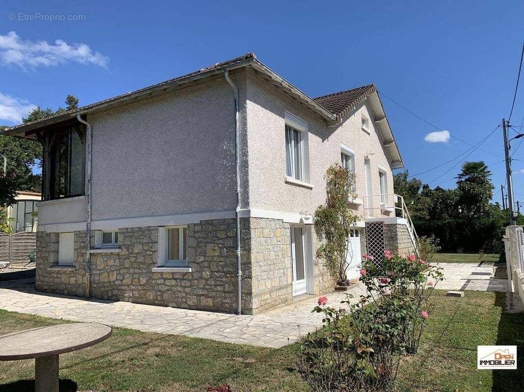 Maison à TERRASSON-LAVILLEDIEU