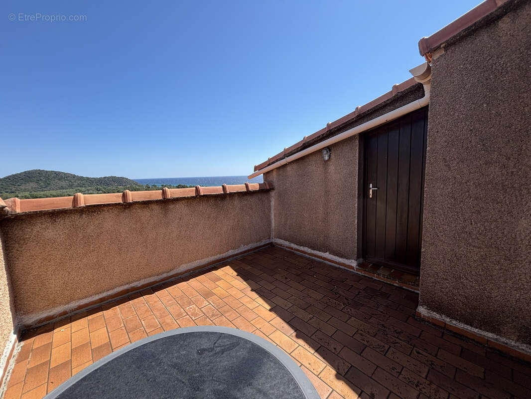 Villa avec piscine et vue panoramique sur la mer et les montagnes environnantes proche de la plage de la Testa - photo 23